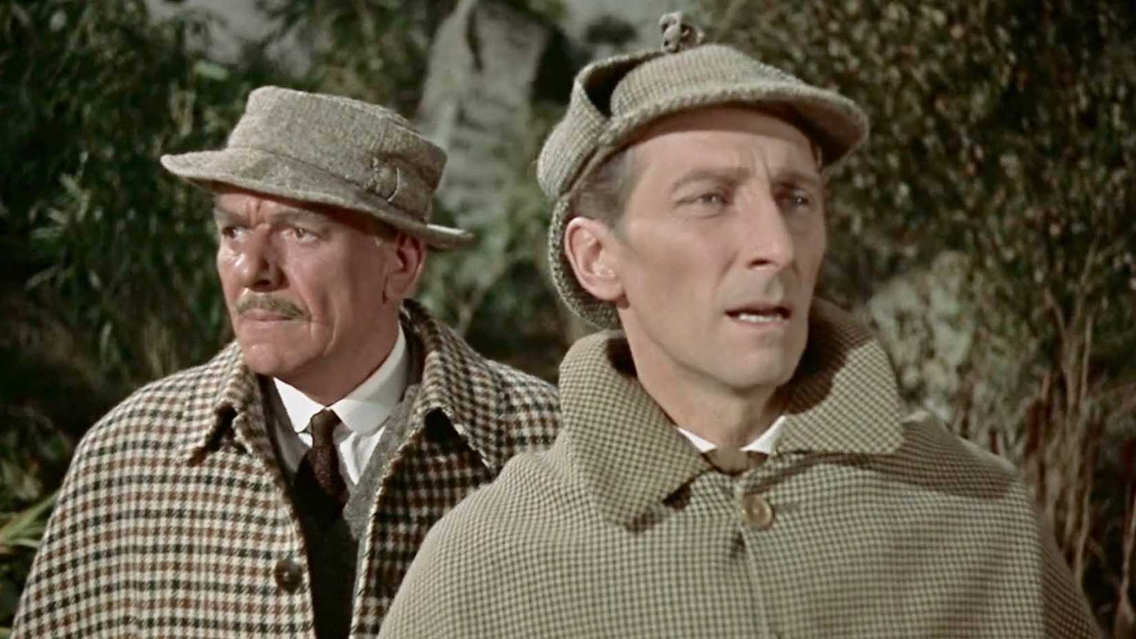 Peter Cushing como Sherlock Holmes
