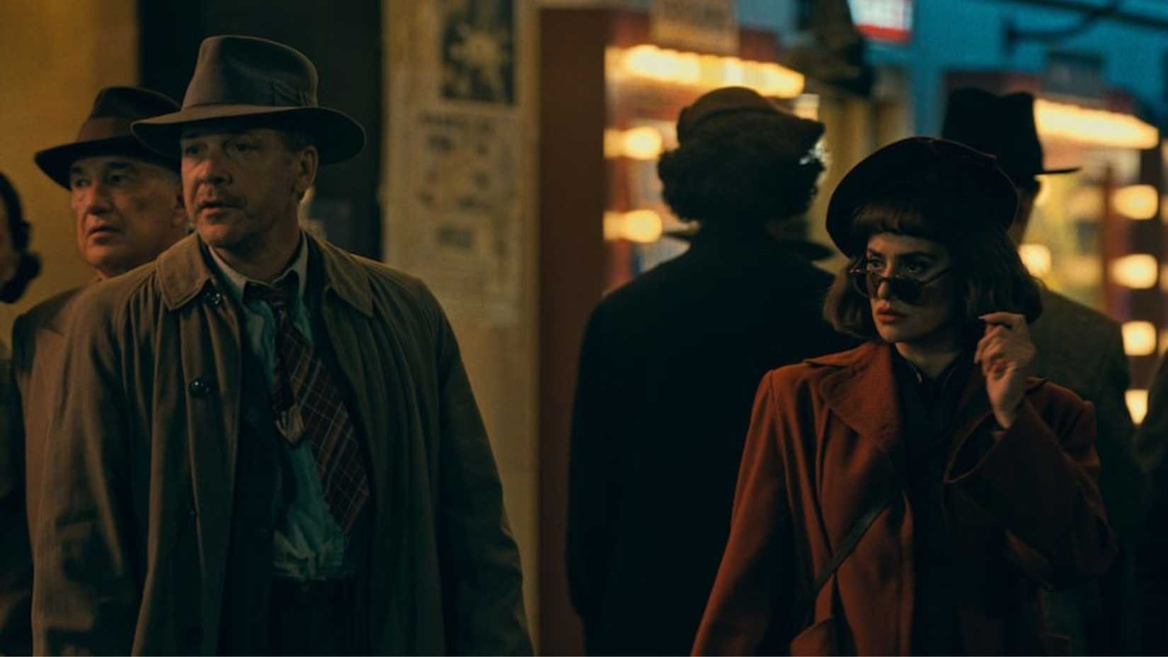 Peter Sarsgaard as Jake and Penélope Cruz as Myrna on the streets in The Bride