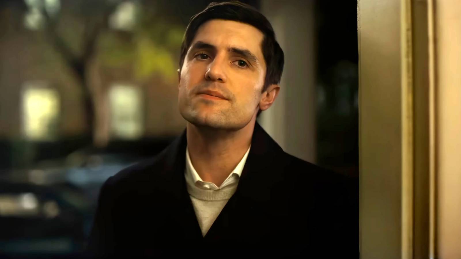 Phil Dunster's New "Villain" In HBO's Comedy Series Rooster Explained By Creators & Star: "He Thinks He's The Best"