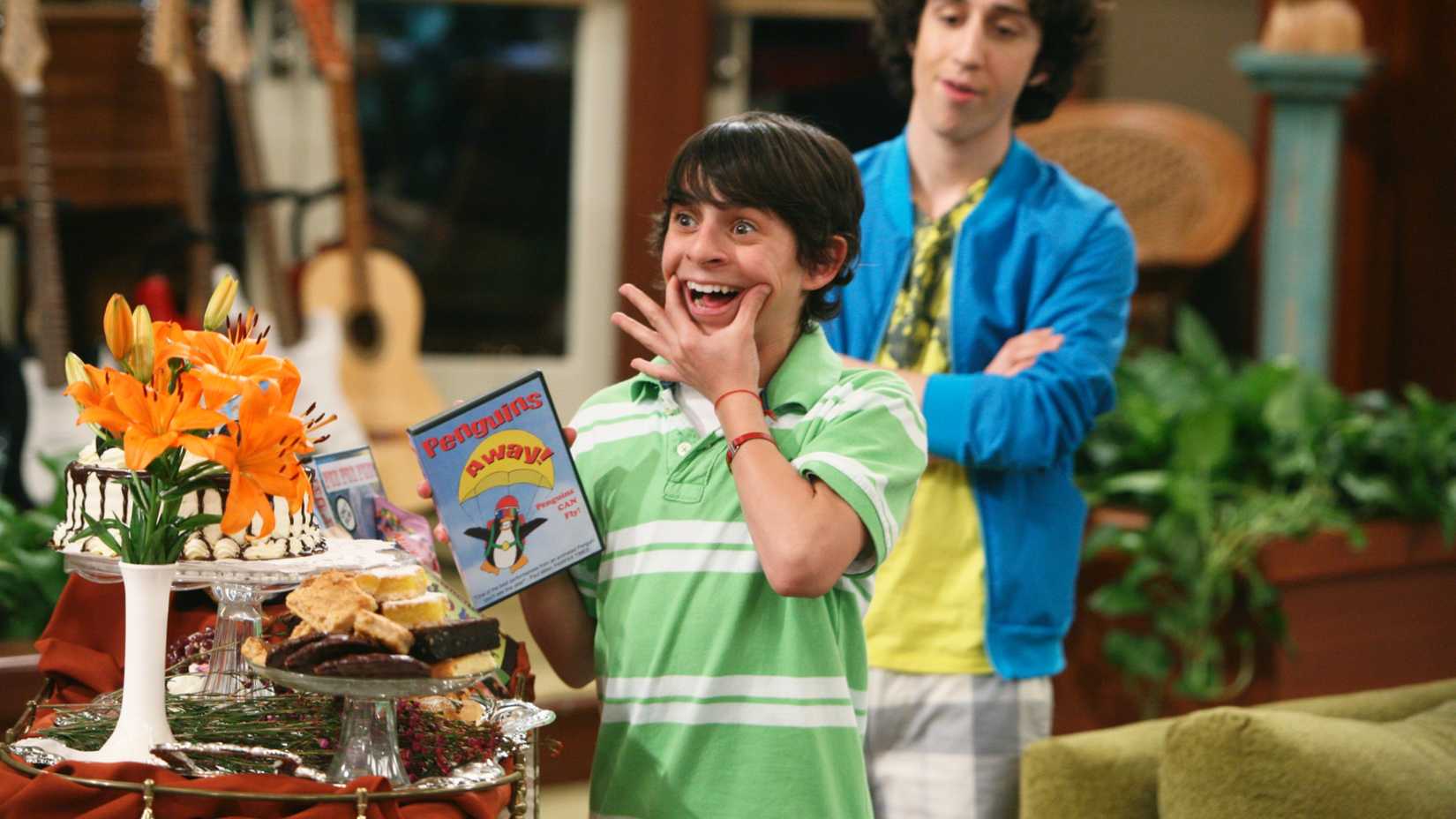 Rico (Moises Arias) sorrindo amplamente em Hannah Montana