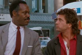 Riggs talks to Murtaugh in Lethal Weapon