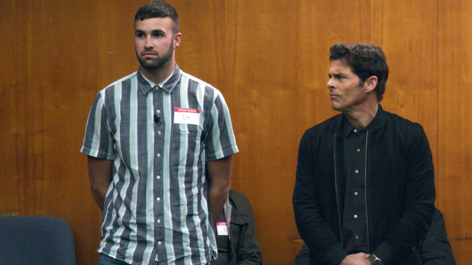 Ronald Gladden ao lado de James Marsden em Jury Duty