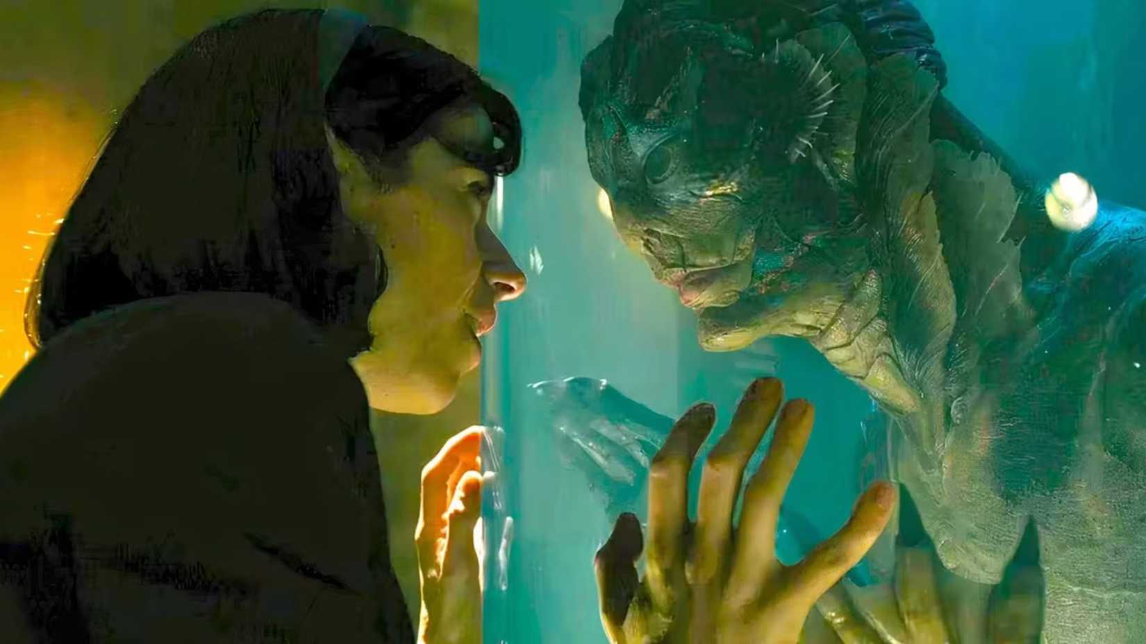 Sally Hawkins e Doug Jones em A Forma da Água