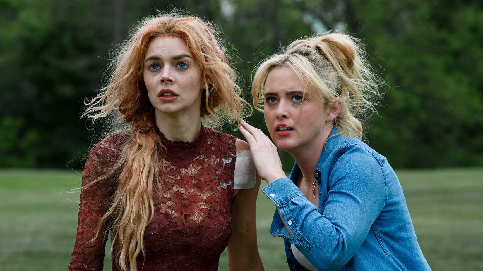 Samara Weaving como Grace e Kathryn Newton como Faith em Pronto ou Não 2