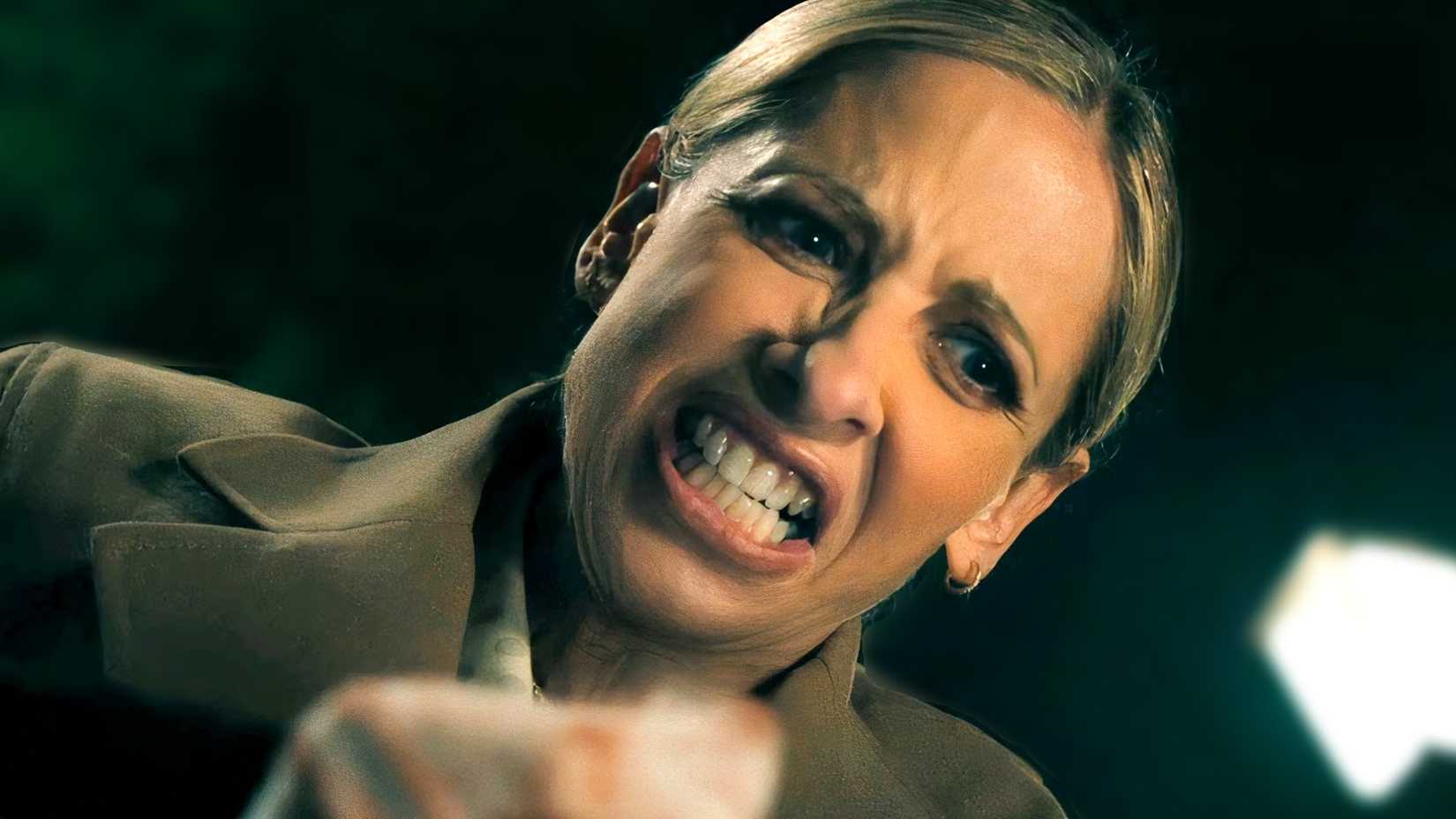 sarah michelle gellar fighting with samara weaving in ready or not 2 here i come