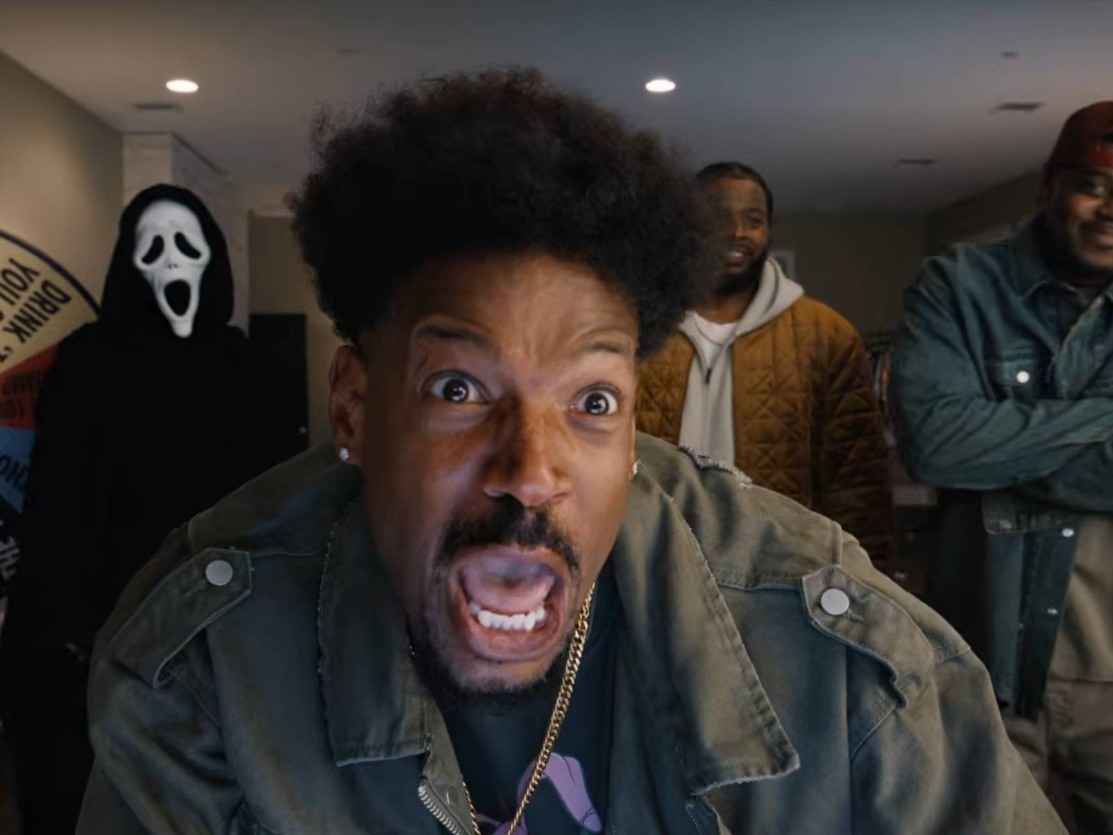 Anna Faris, Marlon Wayans, & Regina Hall Are Back Parodying The Best Of Modern Horrors In Scary Movie 6 Trailer With New Ending