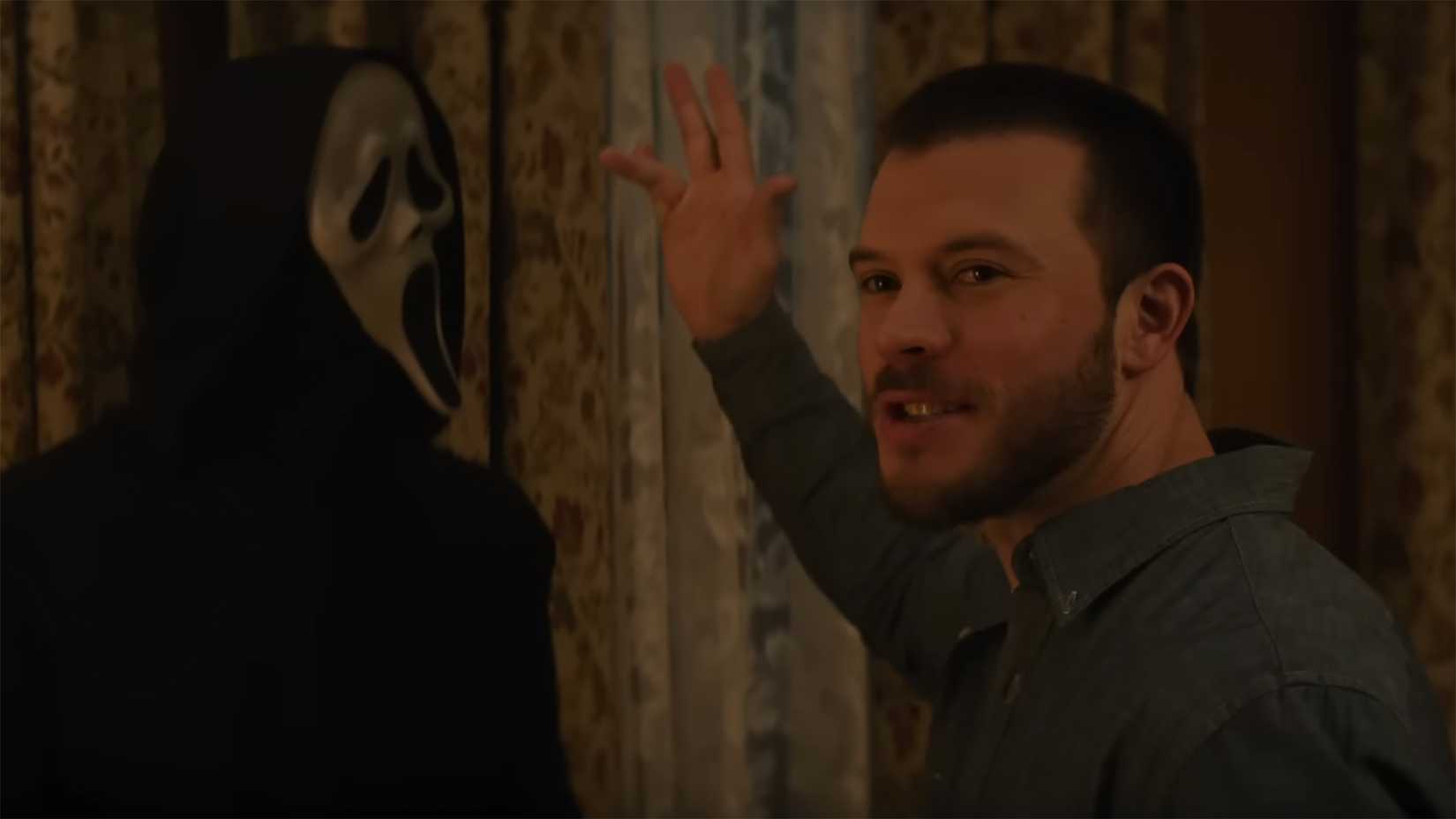 Scott em um trailer de Scream 7