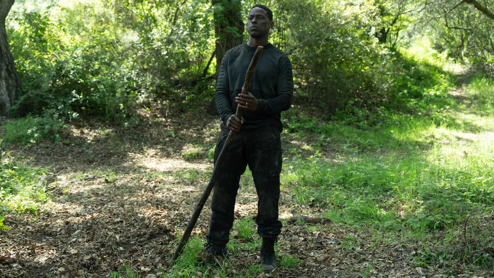 Sterling K. Brown como Xavier Collins em Paradise 2ª temporada