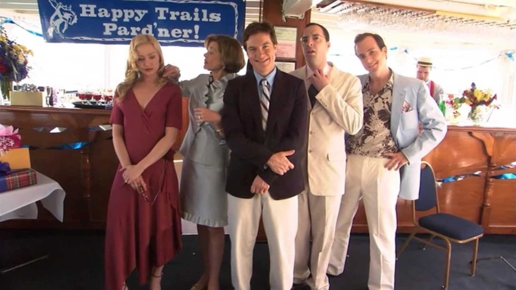 the bluths in the pilot episode of arrested development