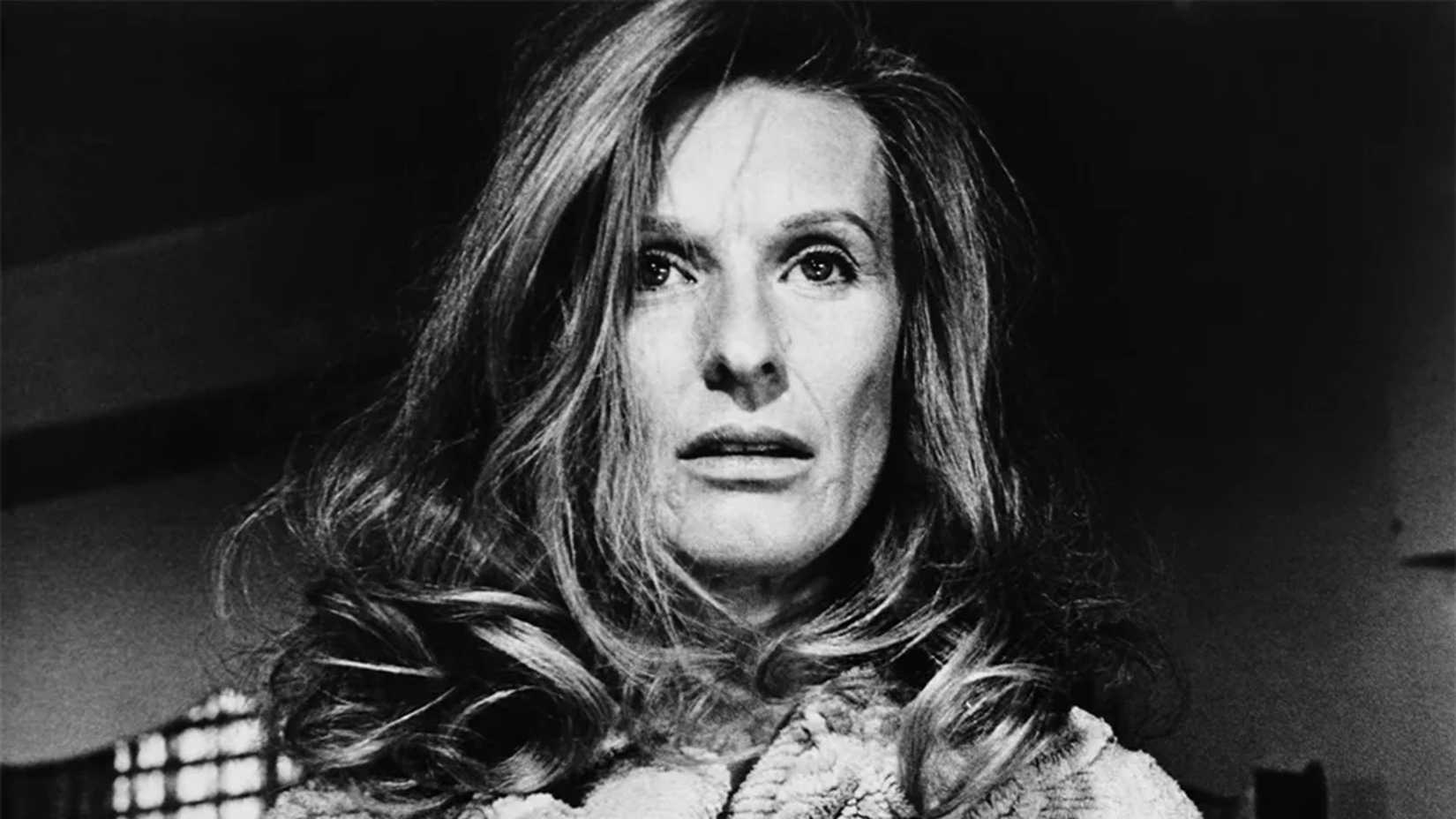 Cloris Leachman como Ruth Popper em A Última Noite de Boris Hero