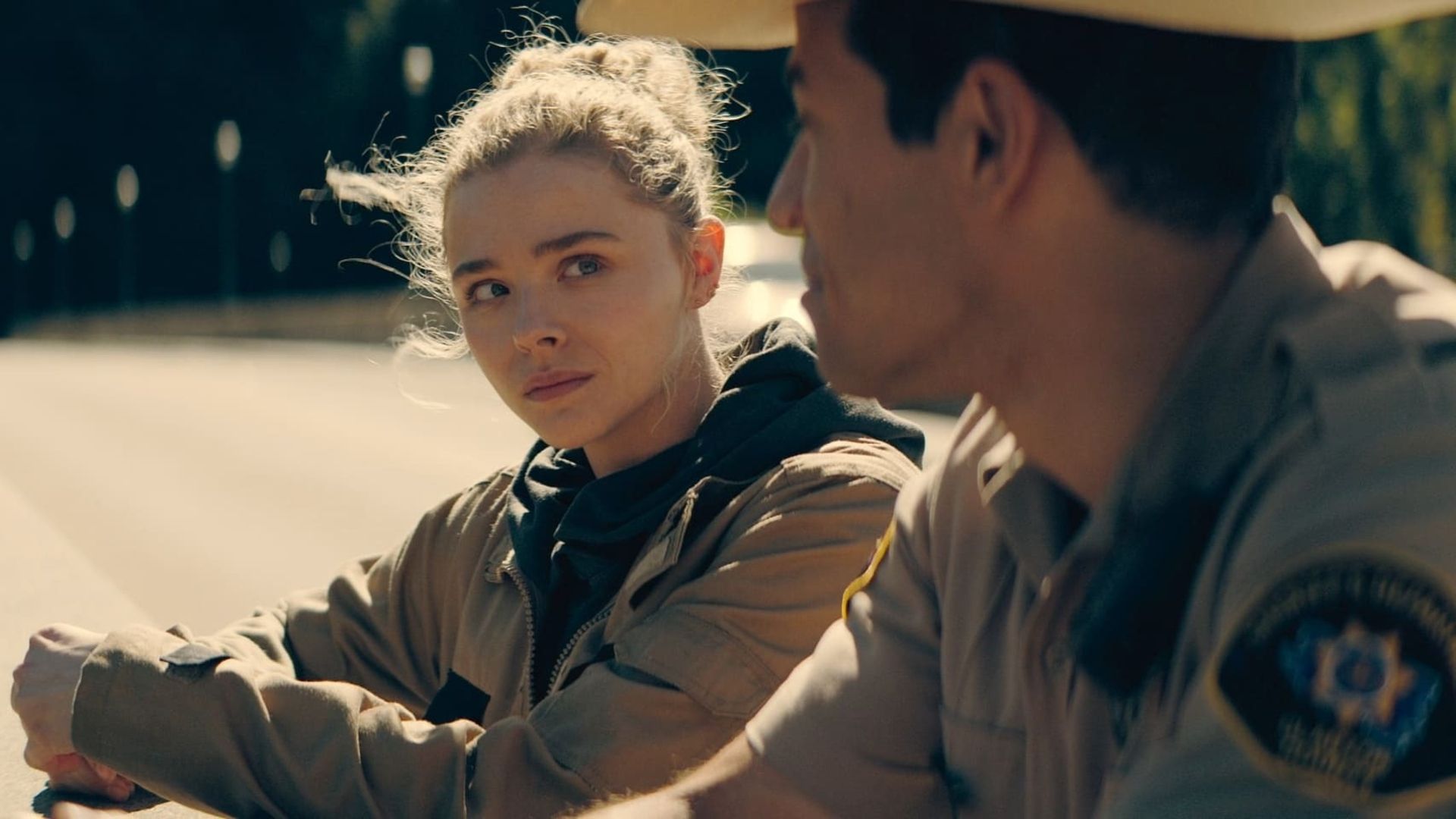 Chloë Grace Moretz and Alex Hernandez in The Peripheral