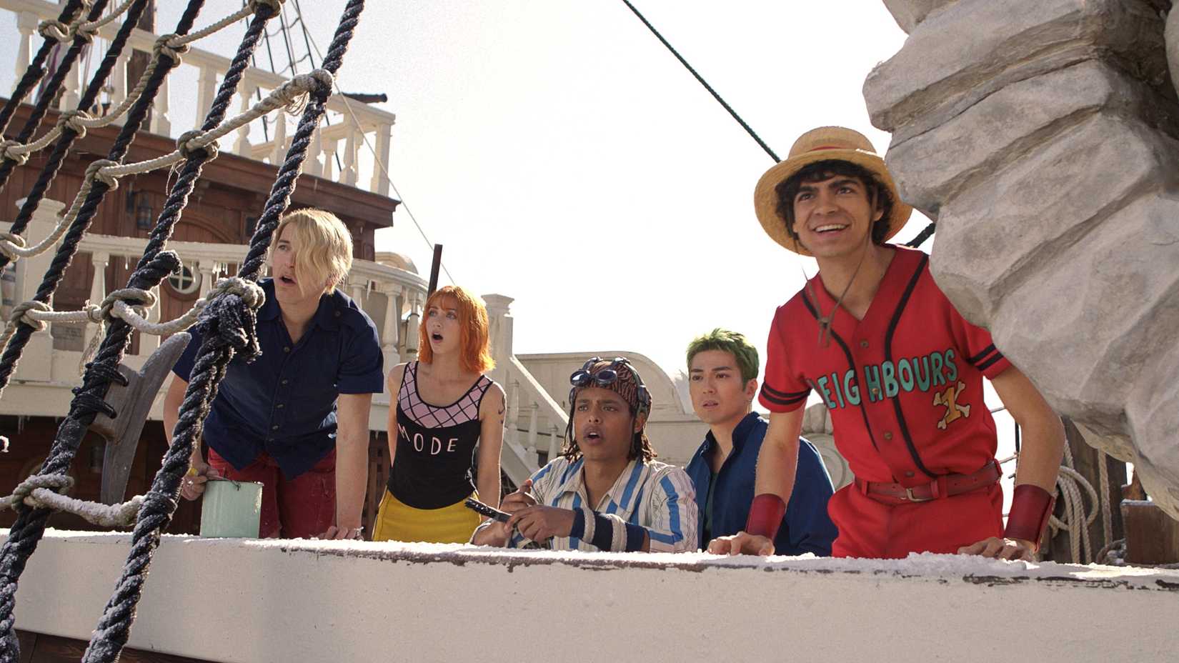 A tripulação do Chapéu de Palha espantada em One Piece temporada 2