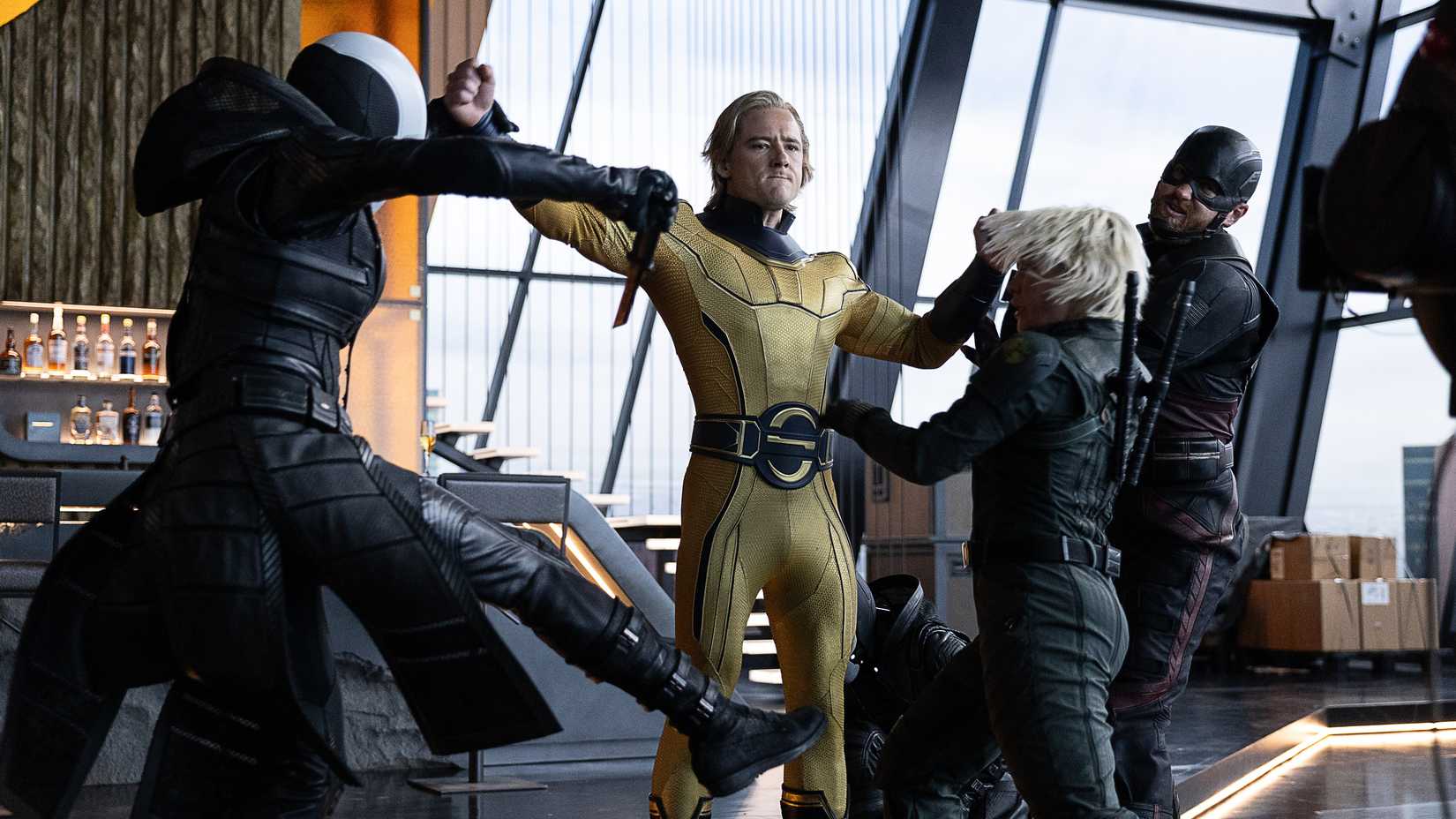 The Thunderbolts fighting Sentry