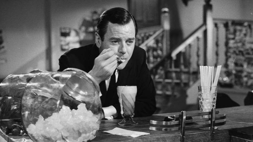 Twilight Zone Episodes With Breathtaking Twists, Surprises, And Themes 6 Martin (Gig Sloan) eating ice cream in The Twilight Zone episode, Walking Distance.