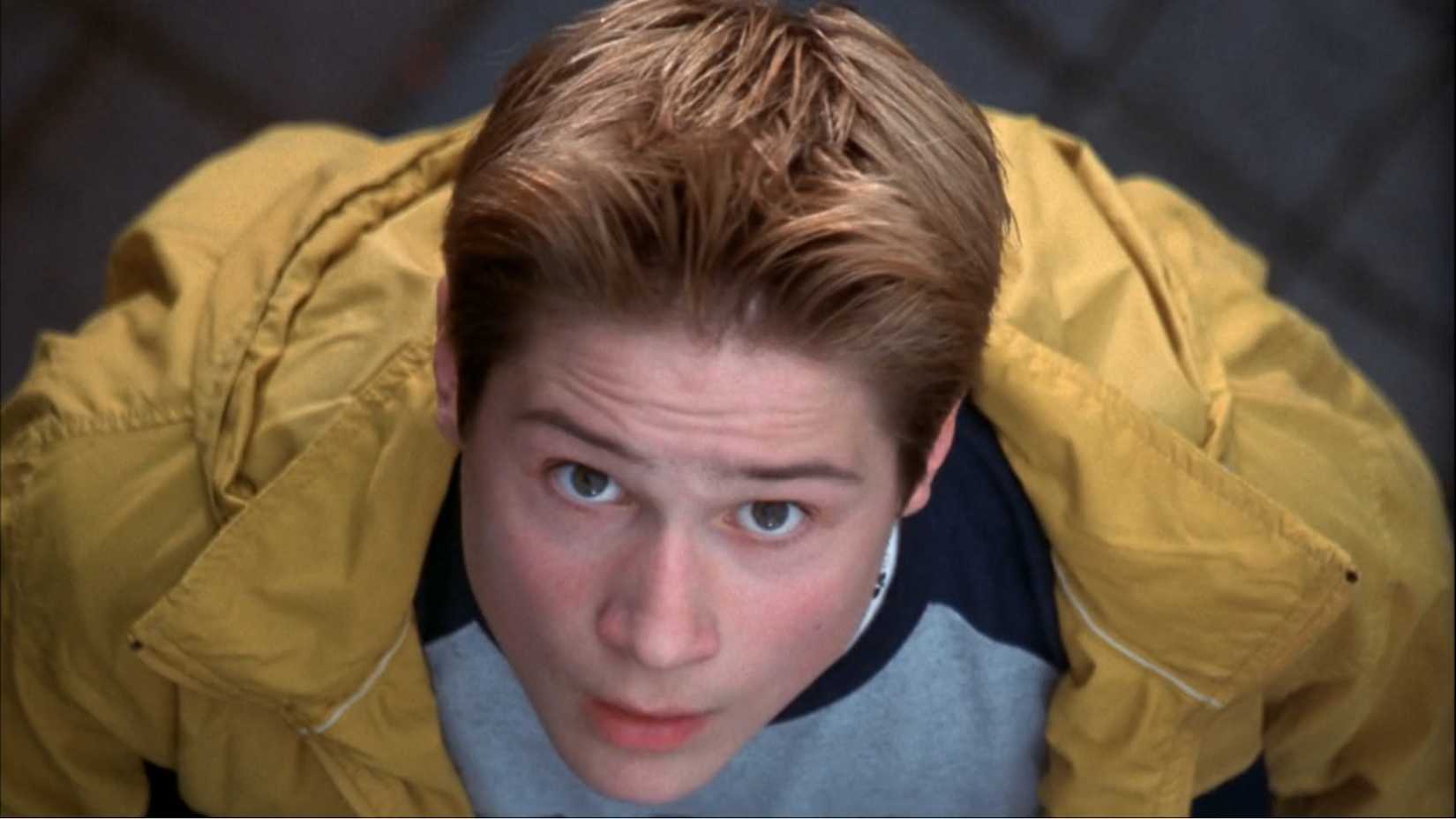 Tim Carpenter olhando para cima em Premonição 2