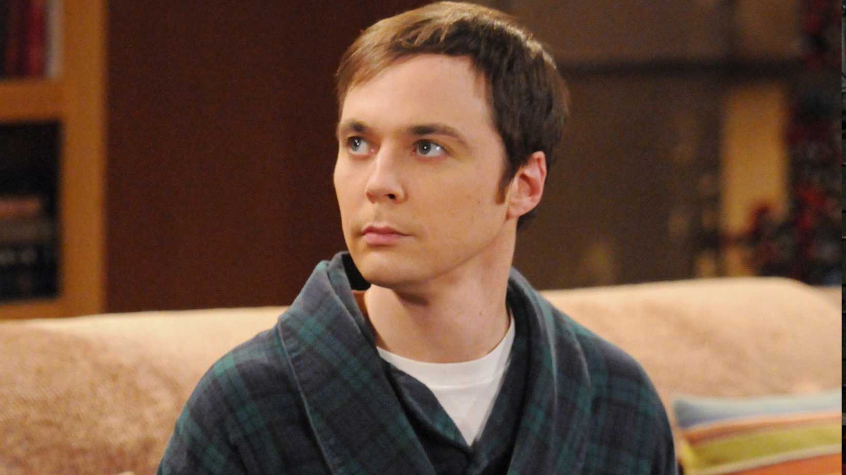 Sheldon com uma expressão teimosa