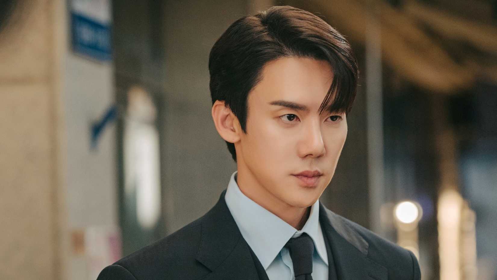 Yoo Yeon-seok como Paik Sa-eon em When The Phone Rings.