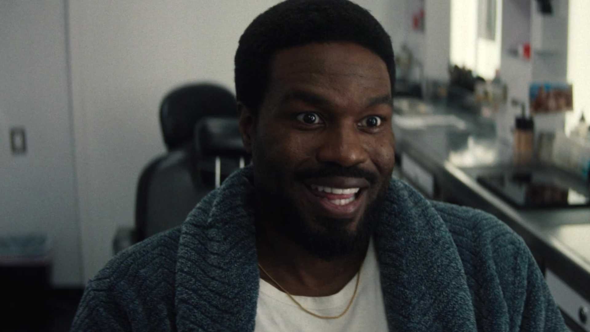 Yahya Abdul-Mateen II smiling as Simon Williams in Wonder Man episode 7