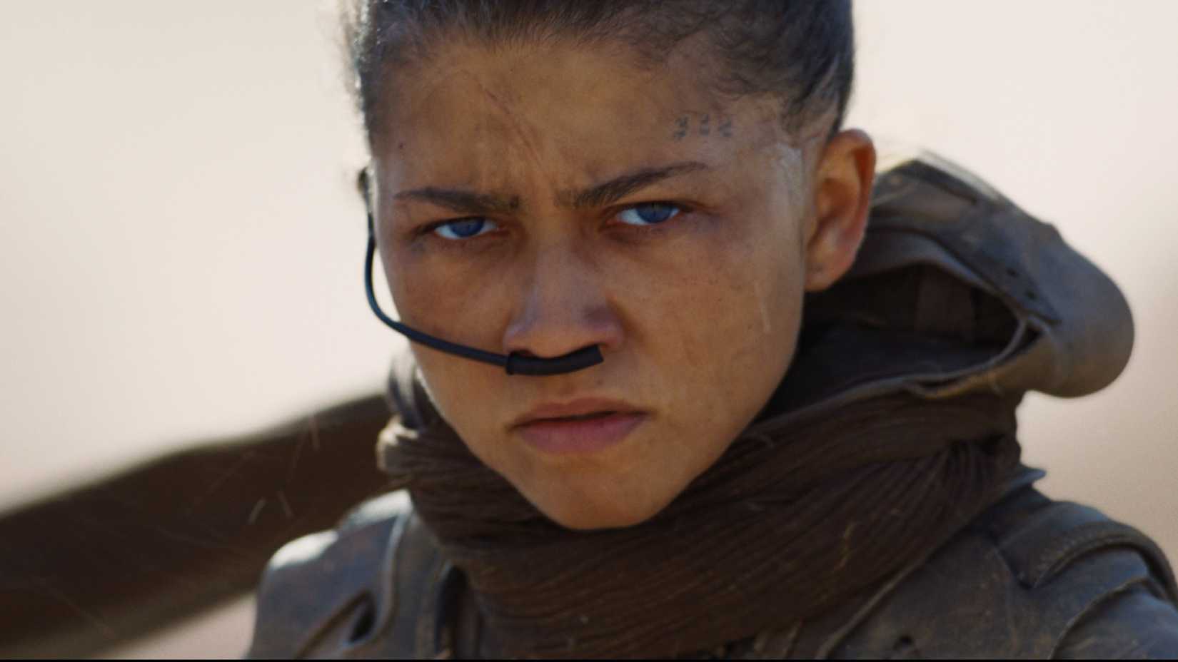 Zendaya como Chani com expressão séria em Dune 3