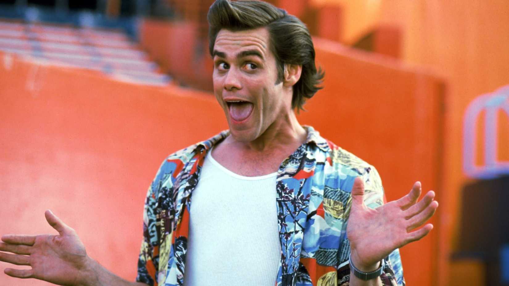 Ace makes a silly face in Ace Ventura: Pet Detective