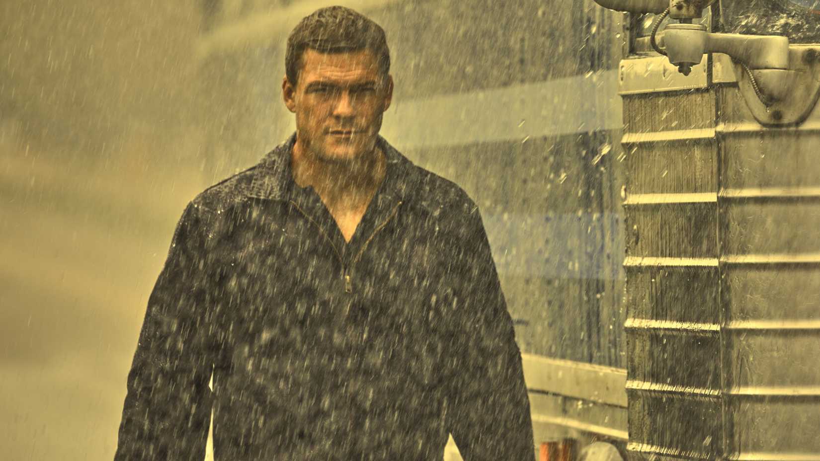 Alan Ritchson como Jack Reacher.
