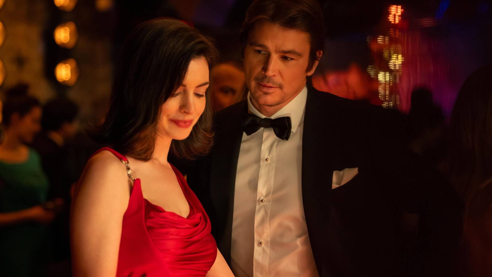 Anne Hathaway and Josh Hartnett dressed up in Verity
