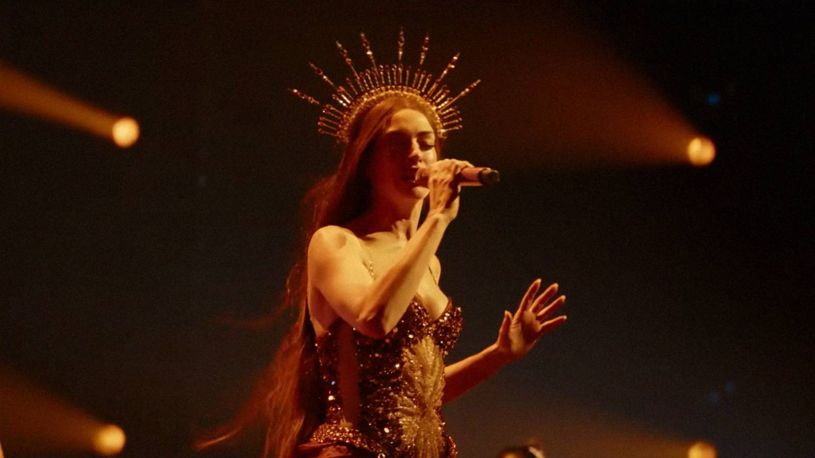 Mother Mary Review: Anne Hathaway's Pop Star Drama Is All Style No Substance