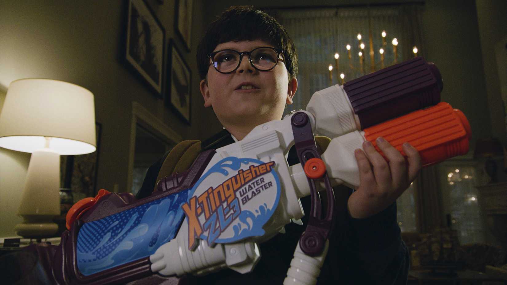 Archie Yates em Home Sweet Home Alone