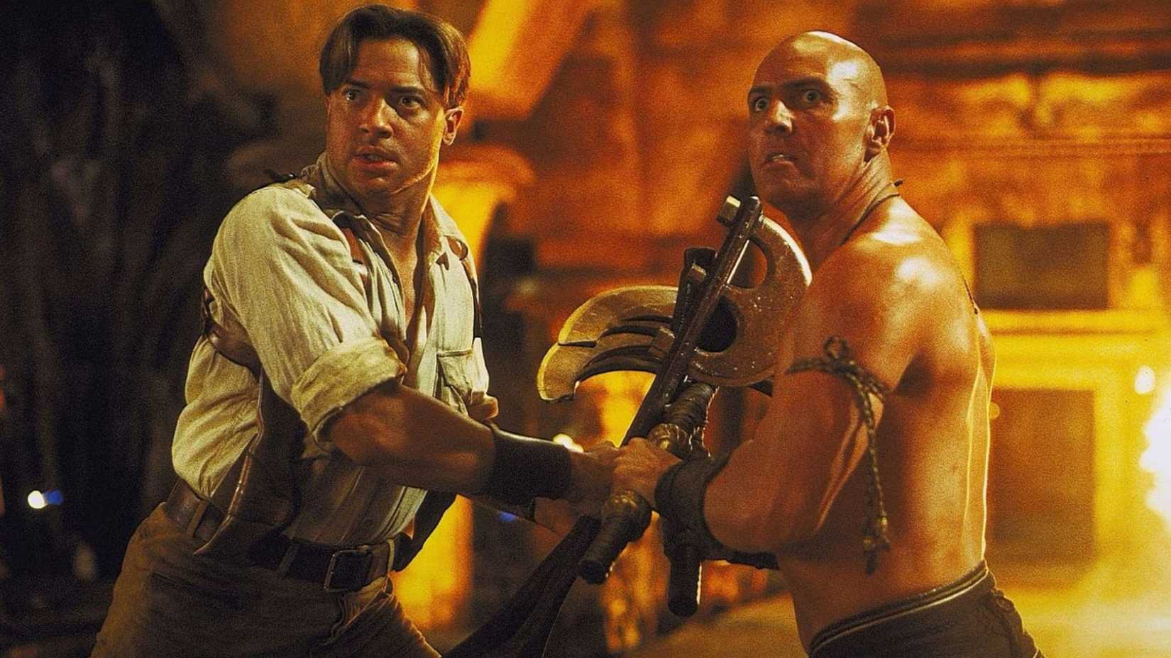 brandan fraser as rick o connell fighting arnold vosloo as imhotep in mummy