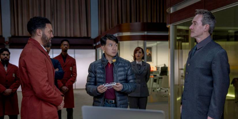 Personagens em um laboratório em The Miniature Wife