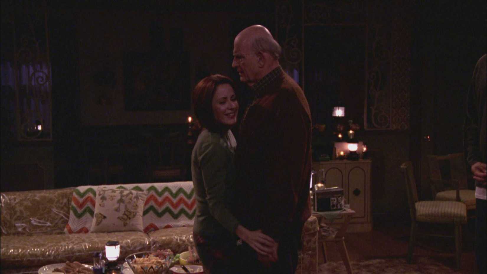 Debra (Patricia Heaton) dancing with Frank (Peter Boyle) in Everybody Loves Raymond Snow Day.