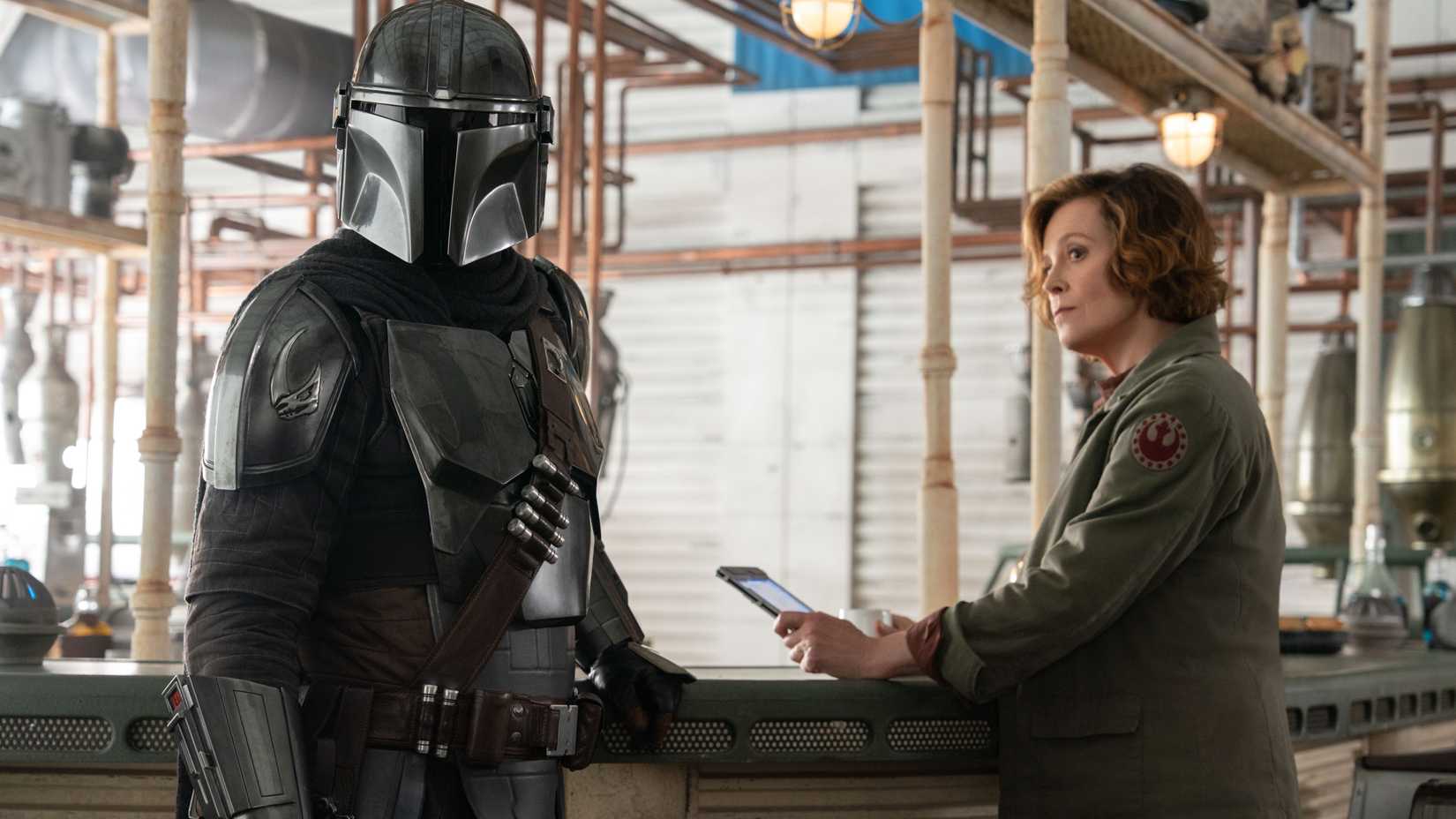 din djarin colonel ward standing together in the mandalorian and grogu