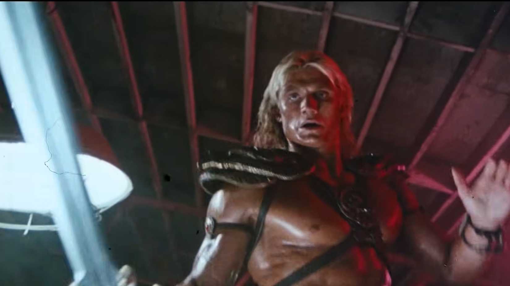 Dolph Lundgren como He-Man em Mestres do Universo (1987)