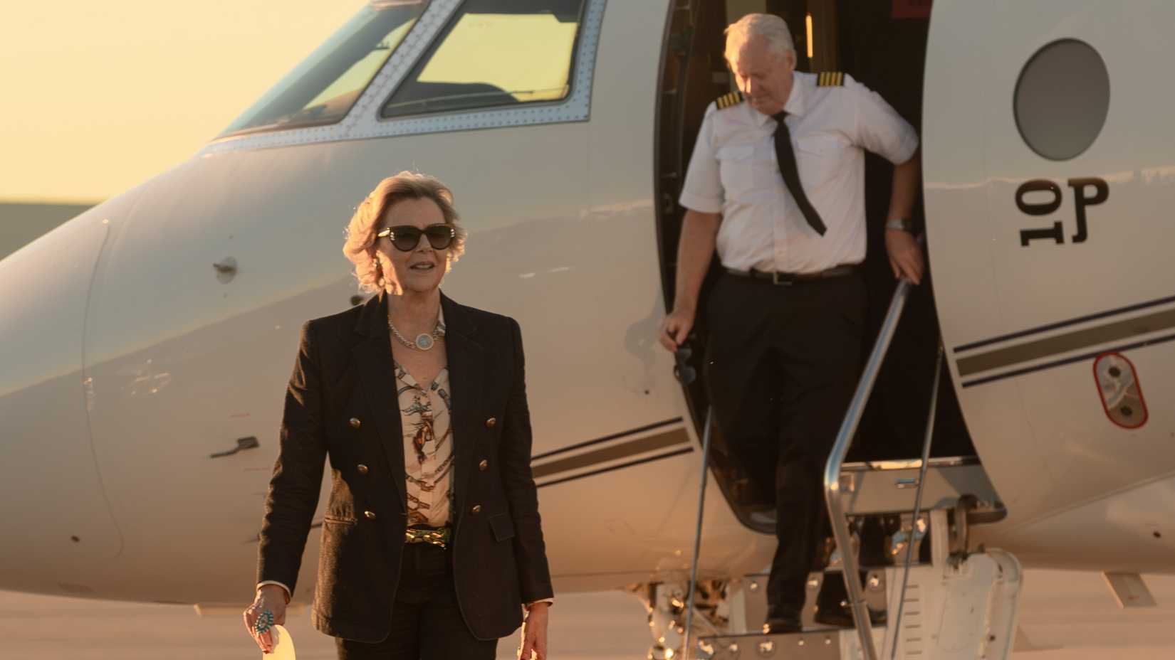 Annette Bening as Beulah Jackson getting off a plane in Dutton Ranch (2026)