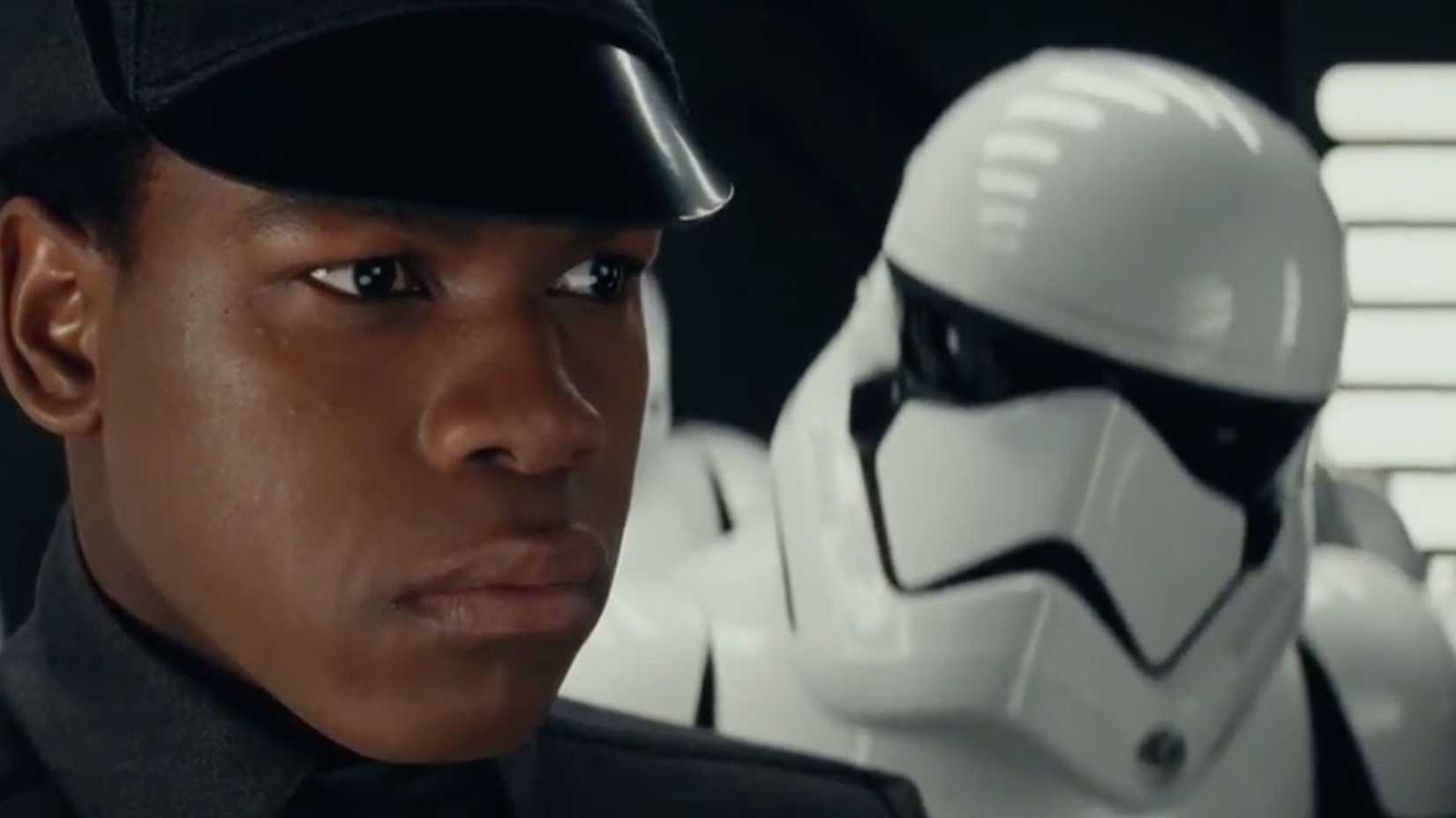 Tom Hardy como Stormtrooper em cena deletada de The Last Jedi