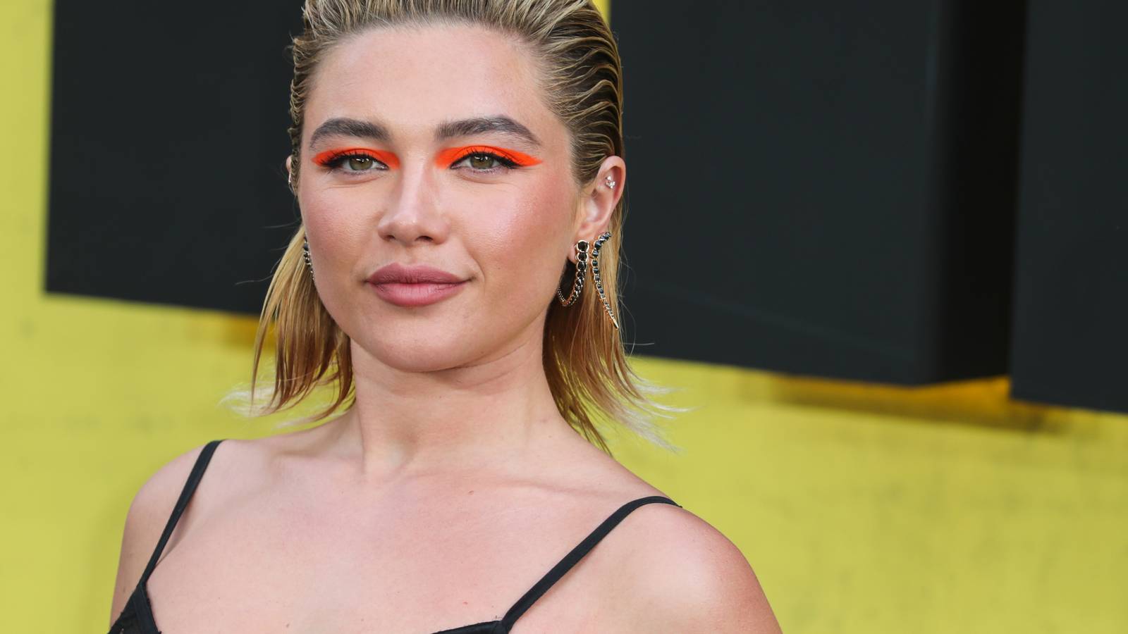 Florence Pugh's East Of Eden Remake Gets First Netflix Poster & Release Window