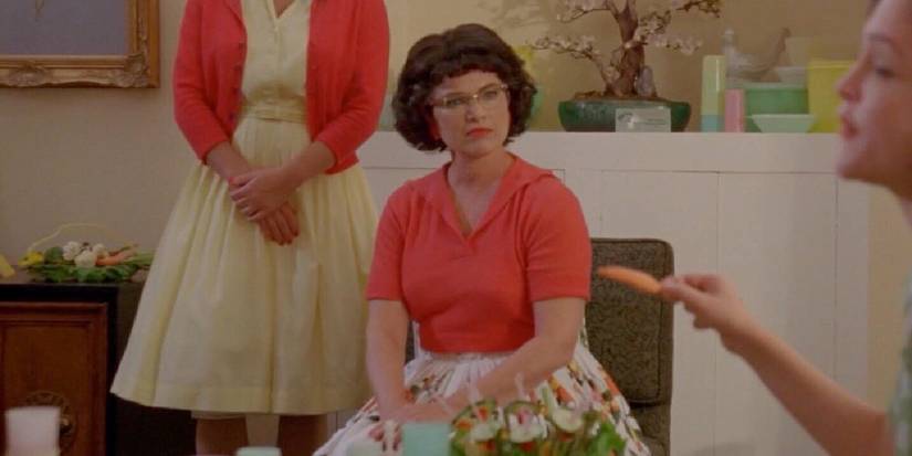 Heather Langenkamp como dona de casa em American Horror Story Freak Show