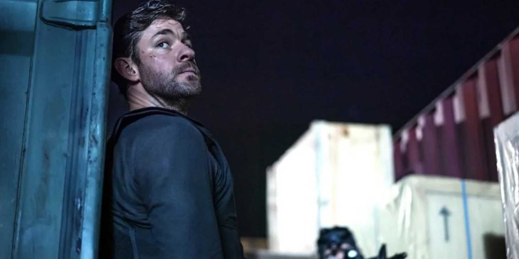 jack ryan peering around a corner in ghost war