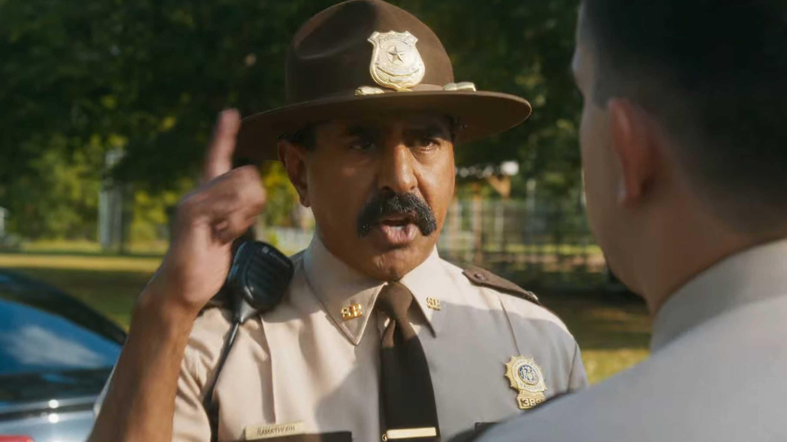 Jay Chandrasekhar's Thorny holding his finger to the sky while counting in Super Troopers 3