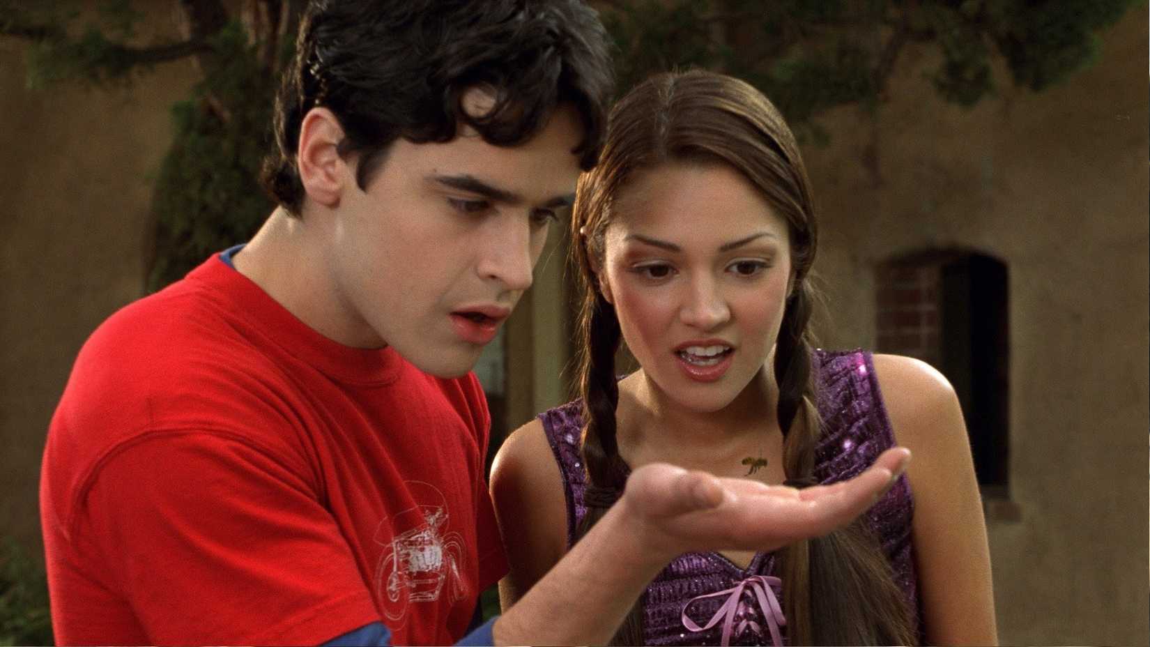 Jesse Bradford and Paula Garces look at frozen time in Clockstoppers