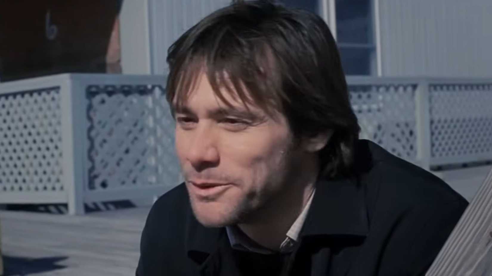 Jim Carrey como Joel Barish em uma memória inicial em Brilho Eterno de uma Mente sem Lembranças