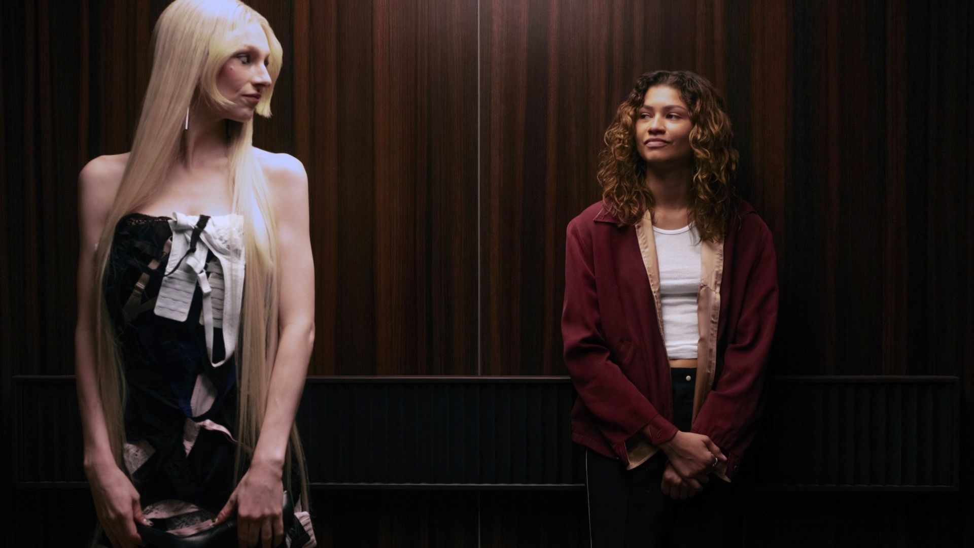 Jules e Rue em cena da terceira temporada de Euphoria