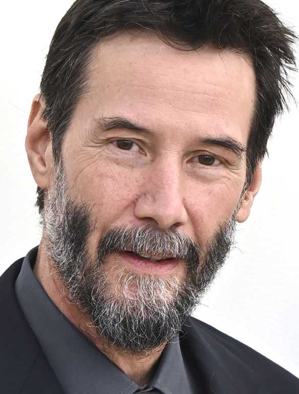 Keanu Reeves Explaining For All Mankind: Explaining Karen & Gordo's Surprise Cameos In Ed's ...