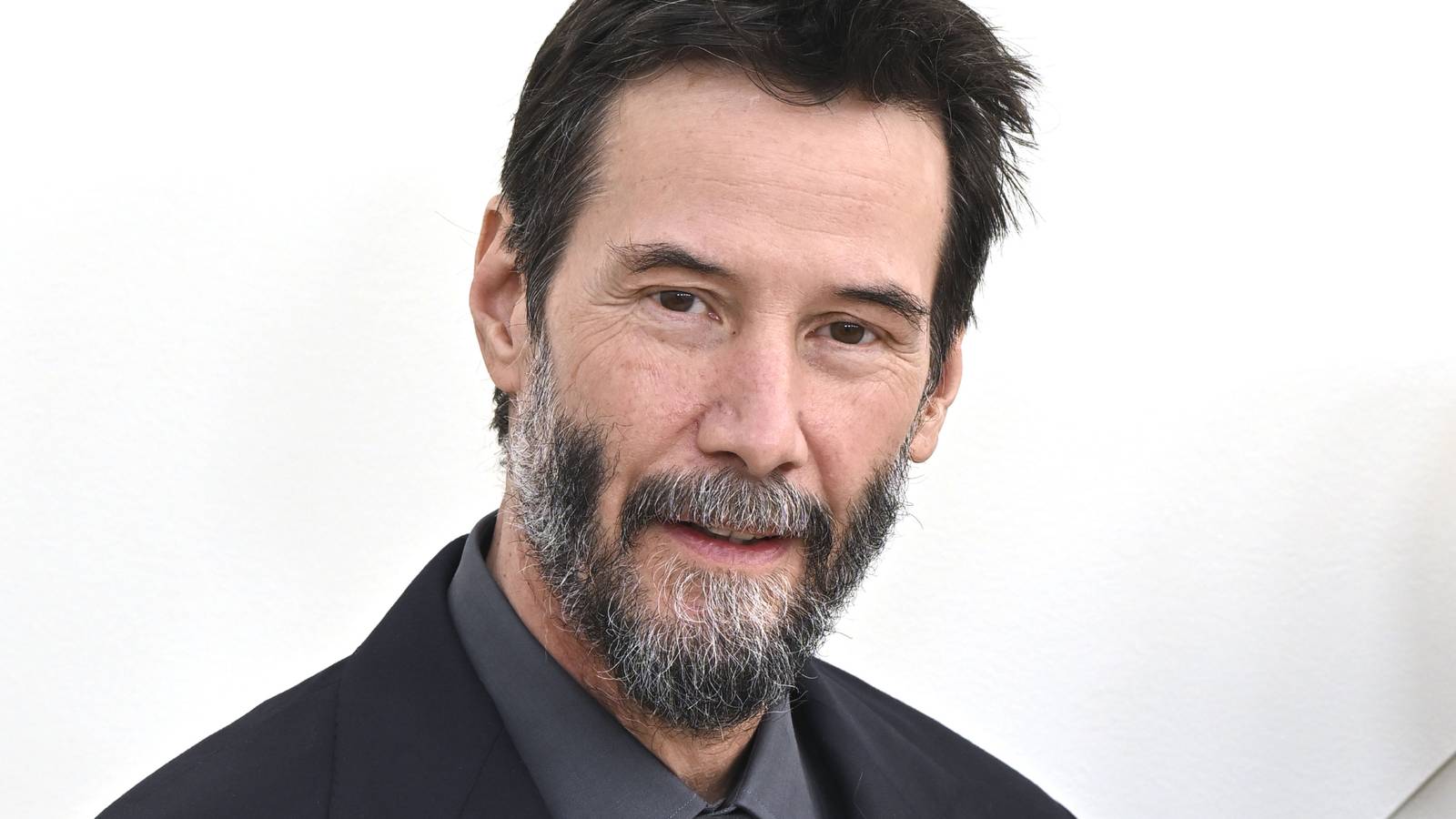 Keanu Reeves’ New Dark Comedy Dominates Apple TV Streaming Despite Abysmal 25% RT Score