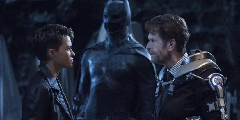 Kevin Conroy como Batman no Arrowverse