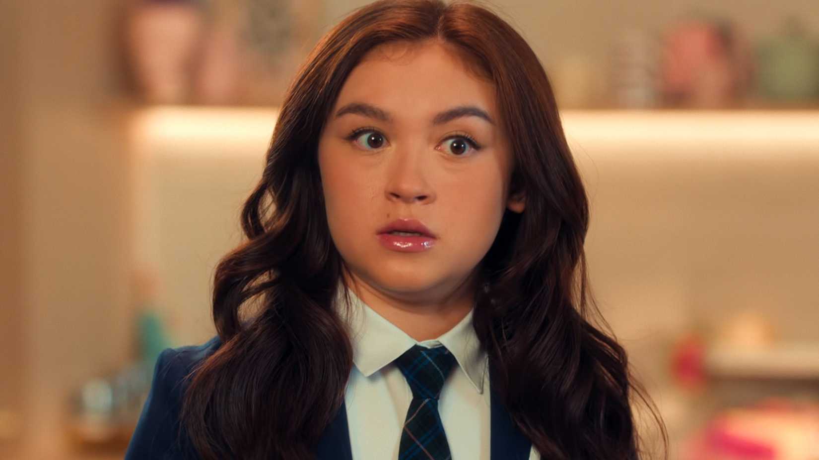 Kitty is stunned to see Yuri packing in XO, Kitty season 3