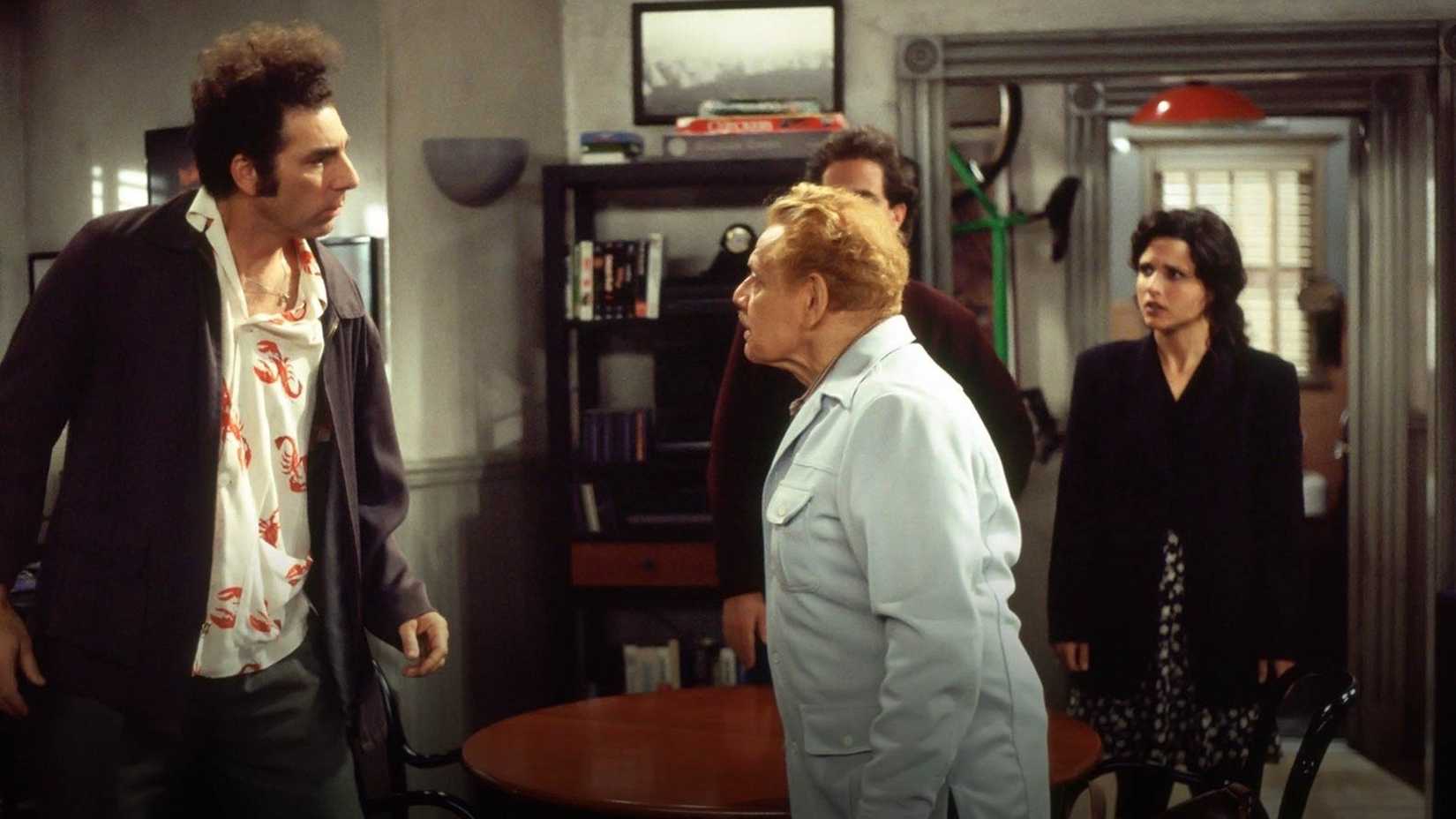 Kramer (Michael Richards) conversando com Frank (Jerry Stiller) em Seinfeld: O Porteiro.