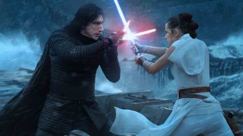 Kylo Ren vs Rey in The Rise of Skywalker