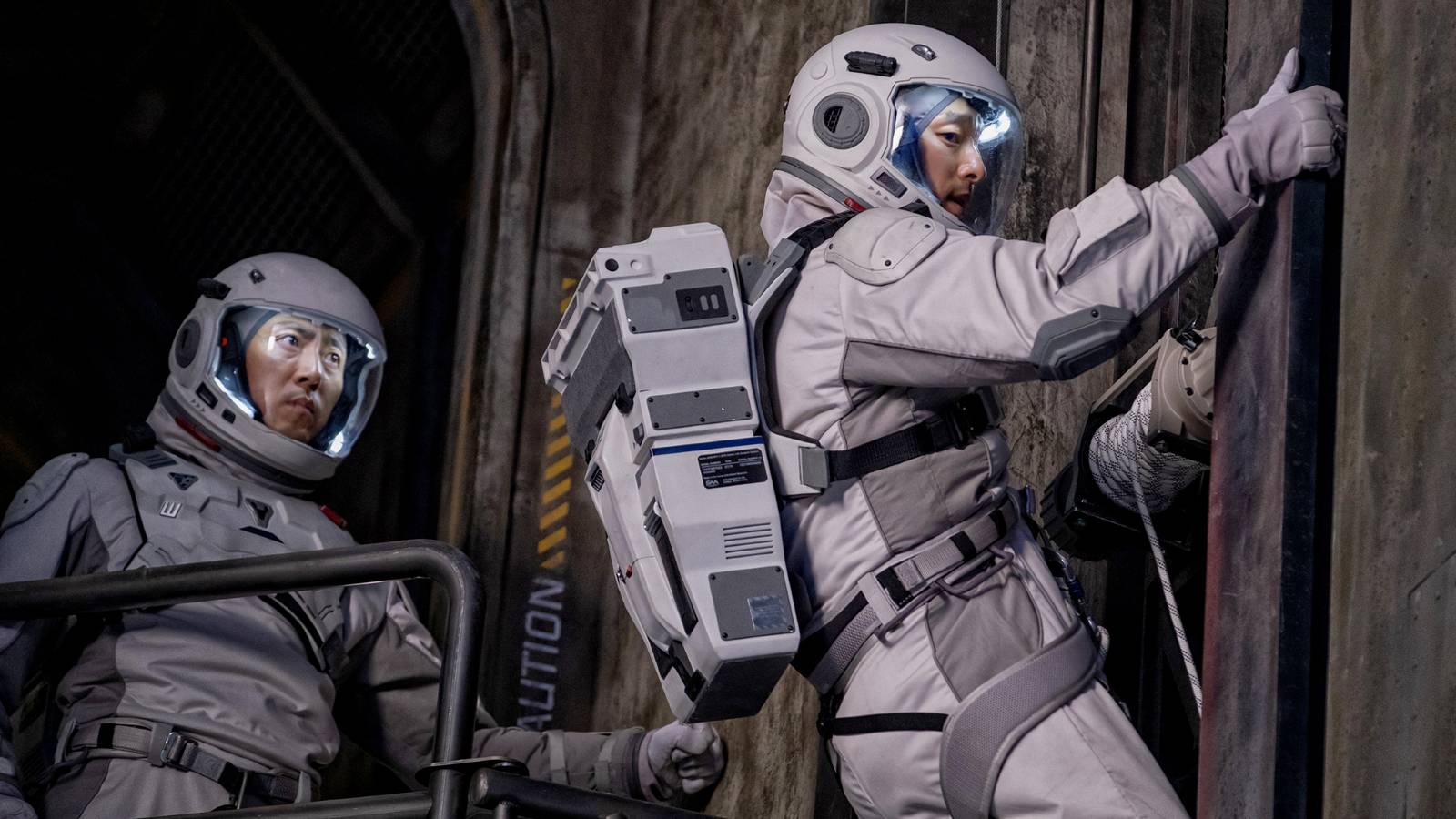 Netflix's 8-Hour 'Alien Meets Interstellar' Series Is One Of Its Best Sci-Fi Shows