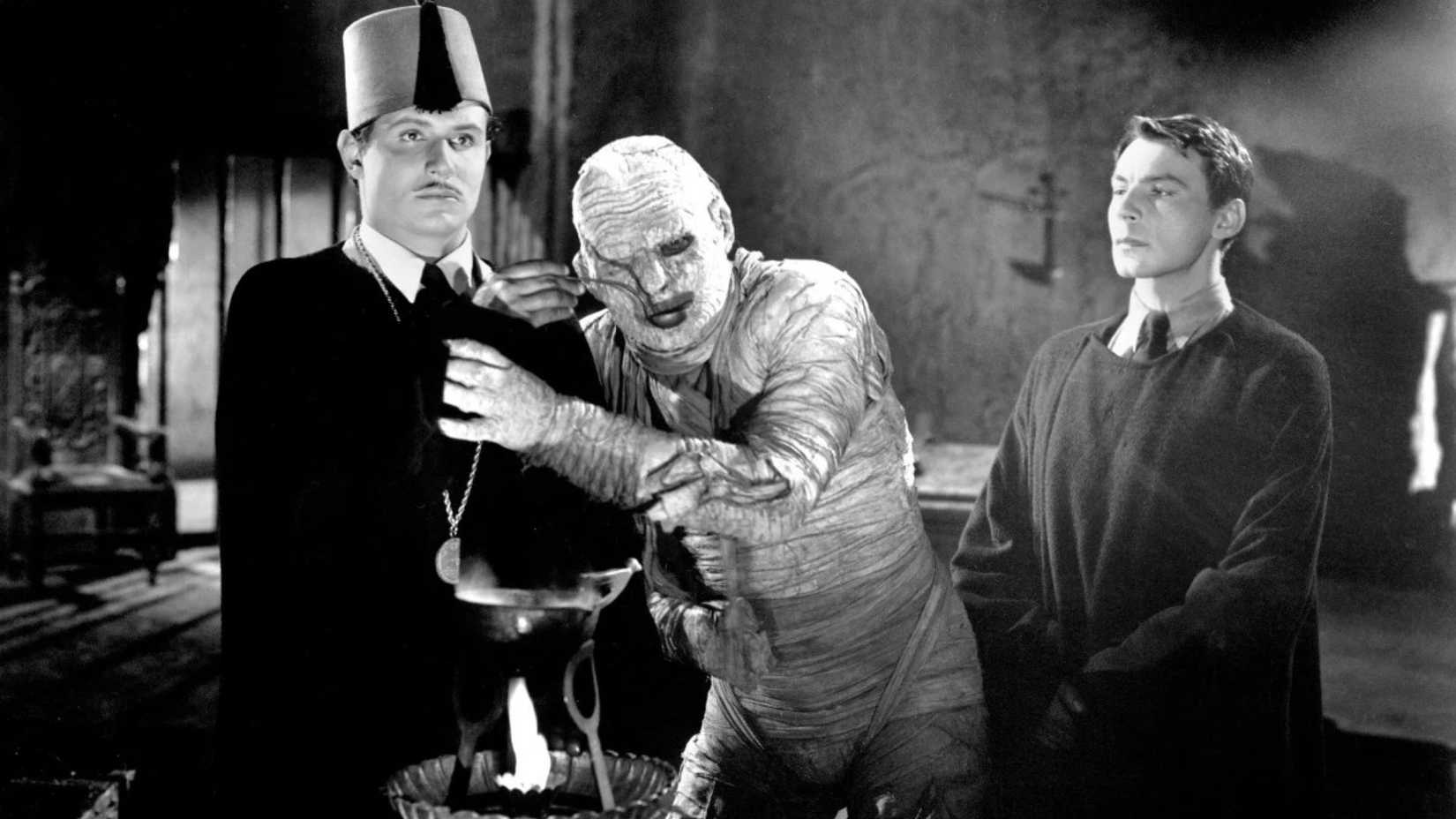 lon chaney jr as kharis with martin kosleck as ragheb in the mummy s curse 1944